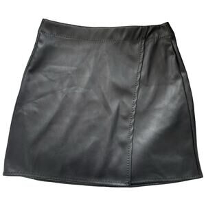 Max Studio Black Vegan Faux Leather Wrap Mini Skirt Size XS Y2K Edgy A-Line Chic